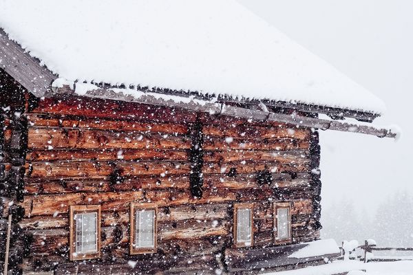 Hütte im Winter